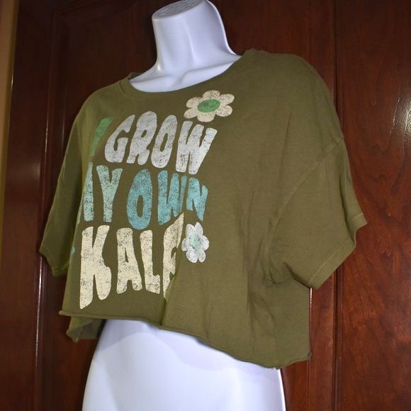 Offline by Arie Cropped Short Sleeve Statement T Shirt Green Size Small - Picture 3 of 13